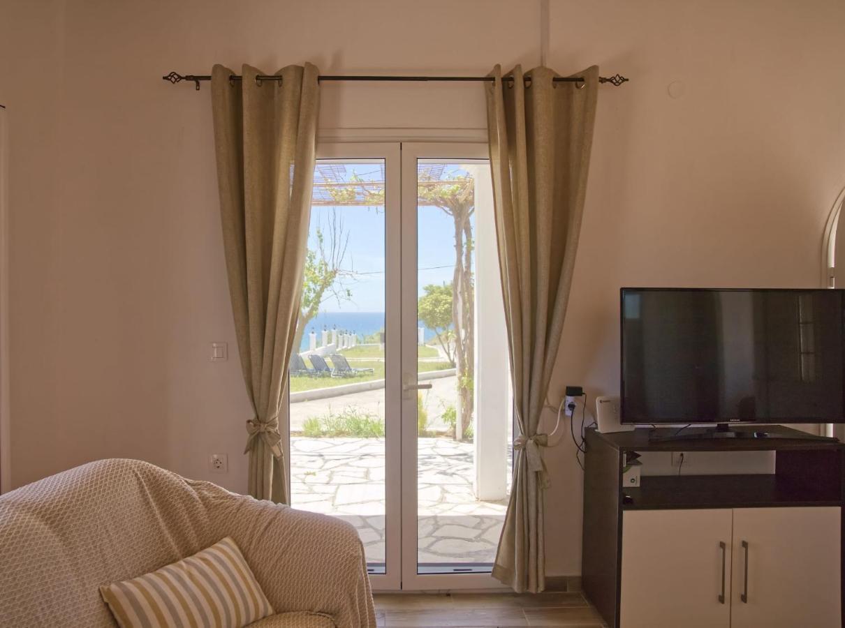 Villa Riviera アギオス・ゲオルギオス エクステリア 写真
