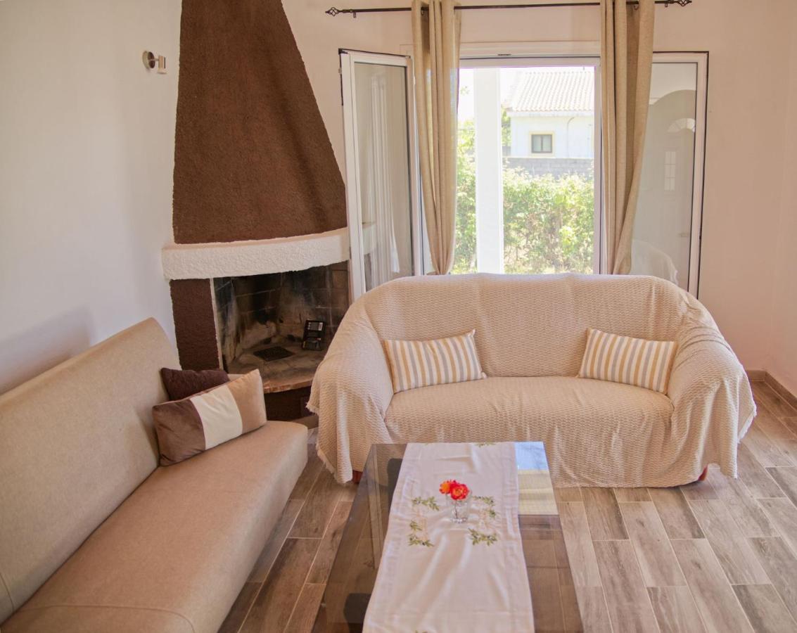 Villa Riviera アギオス・ゲオルギオス エクステリア 写真